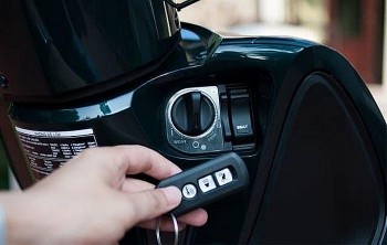 Hà Nội: Phát hiện thêm thủ phạm khiến khóa ô tô thông minh bị tê liệt