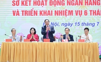 Thủ tướng dự Hội nghị sơ kết hoạt động ngân hàng 6 tháng đầu năm
