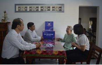PC Bình Định: Thăm Mẹ Việt Nam Anh hùng nhân kỷ niệm 76 năm ngày Thương binh - Liệt sĩ