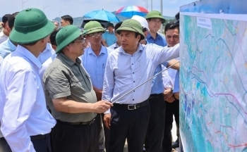 Thủ tướng khảo sát Tuyến đường Đông-Tây của tỉnh Ninh Bình