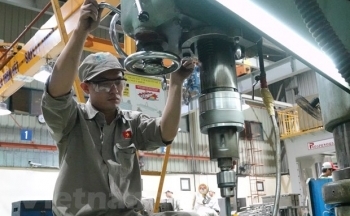 Tháo gỡ những nút thắt tạo đà cho phát triển các ngành công nghiệp