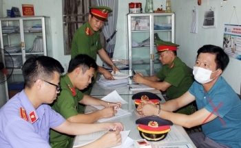 Bắt khẩn cấp Trưởng trạm y tế tiếp tay trục lợi bảo hiểm