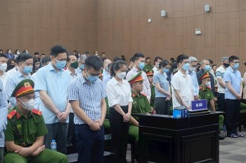 Hậu “chuyến bay giải cứu”: Ở Việt Nam không thể có chuyện “an ổn” ngồi tham nhũng