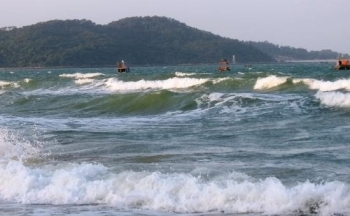 Thời tiết biển hôm nay 13/9/2023: Cảnh báo có mưa dông, lốc xoáy và gió giật mạnh trên biển