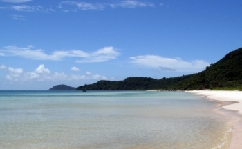 Thời tiết biển hôm nay 17/8/2023: Có mưa rào và mưa dông rải rác trên biển