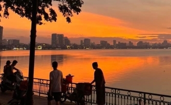 Thời tiết Hà Nội hôm nay 18/8/2023: Ngày nắng nóng, chiều tối và đêm có mưa rào và dông