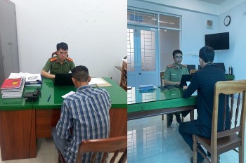 Đăng tin “đinh mọc từ cánh tay”, 2 người ở Quảng Ngãi bị xử phạt