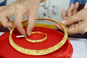 Giá vàng hôm nay 21/8/2023: Giá vàng 9999, SJC, BTMC, 24k trải qua một tuần tăng mạnh