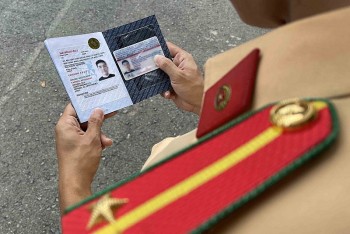 Vì sao không đưa việc phân hạng giấy phép lái xe vào luật?