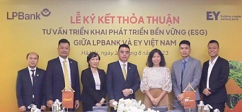 LPBank ký kết thỏa thuận với EY Việt Nam xây dựng lộ trình phát triển bền vững