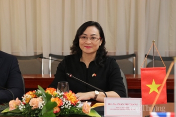 Thứ trưởng Phan Thị Thắng tiếp Quốc vụ khanh Thương mại Quốc tế Anh Nigel Huddleston