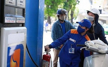 Giá xăng dầu hôm nay ngày 26/8/2023: Giá dầu thế giới phục hồi, dầu WTI trở lại mốc 80 USD/thùng