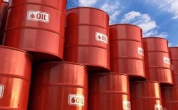 Giá dầu biến động mạnh trước khi kết phiên trong sắc xanh