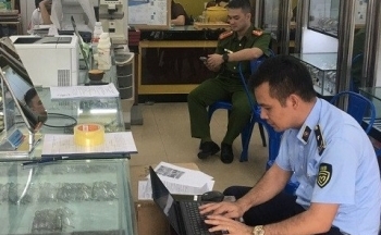 Quảng Ninh: Cục Quản lý thị trường phối hợp với lực lượng Công an để đấu tranh chống hàng giả