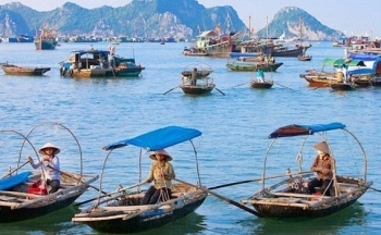 Thời tiết biển hôm nay 27/9/2023: Có mưa dông, lốc xoáy và gió giật mạnh trên biển