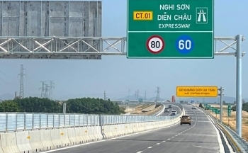 Ngày đầu thông xe cao tốc Nghi Sơn - Diễn Châu: Đường thông thoáng