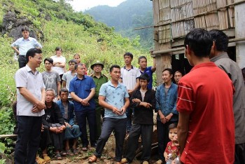 Chủ tịch, Phó chủ tịch hội quần chúng ở Trung ương giữ chức vụ không quá hai nhiệm kỳ