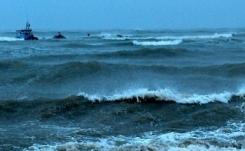 Thời tiết biển hôm nay 4/9/2023: Cảnh báo có gió mạnh, sóng lớn và mưa dông trên biển