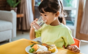 Gợi ý bữa sáng nhanh gọn, đủ chất cho trẻ đến trường