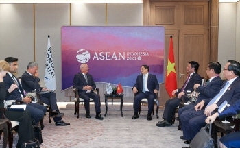 Chủ tịch WEF: Việt Nam là điểm sáng của tăng trưởng kinh tế