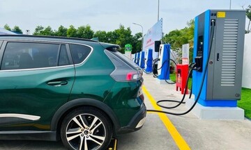 Chính phủ tiếp tục miễn lệ phí trước bạ ô tô điện đến hết năm 2030 