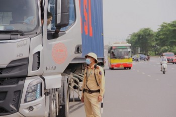 Bãi bỏ quy định Cảnh sát giao thông phải nói lời chào hoặc cảm ơn lái xe từ 15/9