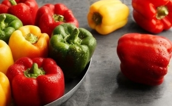 Ăn ớt chuông sống có tốt không?