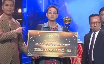 Bất ngờ tại Chung kết Rap Việt mùa 3: Double2T vô địch Rap Việt dù vào chung kết bằng nón vàng
