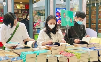 “Cuộc chiến” với sách giả, sách lậu: Cần hành động quyết liệt từ độc giả