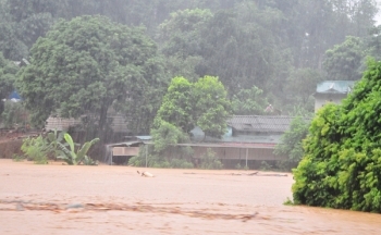 Thủ tướng yêu cầu khắc phục hậu quả lũ quét tại Lào Cai và ứng phó mưa lũ