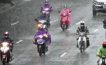 Thời tiết chiều nay 15/9/2023: Bắc Bộ giảm mưa, Nam Bộ mưa nhiều khu vực