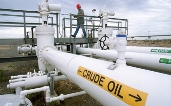 Giá dầu giằng co, kết phiên tăng nhẹ