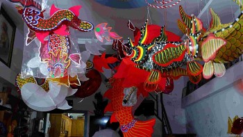 Điểm tin kinh tế - thị trường ngày 19/9/2023: Lồng đèn truyền thống lên sàn thương mại điện tử