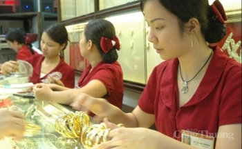 Giá vàng chiều nay 12/12/2023: Vàng SJC giảm tiếp 300.000 đồng/lượng