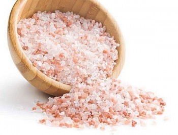 Muối hồng Himalaya có tốt cho sức khỏe hơn muối trắng?