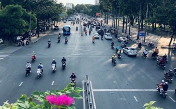 Thời tiết chiều nay 22/9/2023: Bắc Bộ nắng nóng, Nam Bộ mưa dông