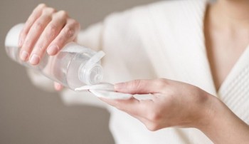 Vì sao phải tẩy trang và tẩy trang thế nào cho đúng cách?