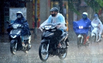 Thời tiết chiều nay 27/9/2023: Mưa dông xuất hiện khắp cả nước