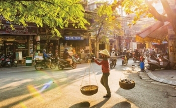 Thời tiết chiều nay 1/10/2023: Bắc Bộ nắng ráo, Nam Bộ mưa dông