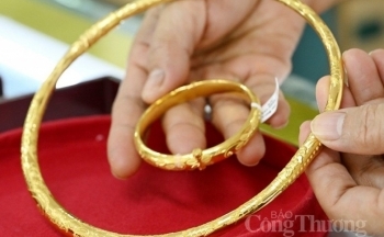 Giá vàng chiều nay 2/10/2023: Giá vàng 9999, SJC, 24K, Mi Hồng, PNJ, DOJI bật tăng đầu tuần