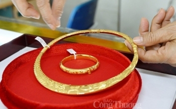 Giá vàng chiều nay 12/11/2023: Vàng SJC ngược chiều tăng trong bối cảnh vàng thế giới giảm mạnh