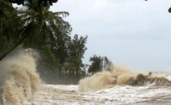 Bão Koinu giật trên cấp 17 đang áp sát vào Biển Đông