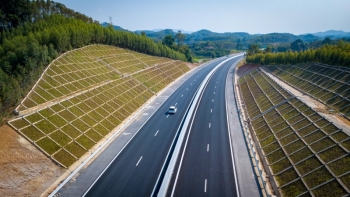 Bài 2: Ưu tiên phát triển đường bộ và hàng không