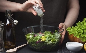 Làm thế nào để bắt đầu chế độ ăn giảm muối?