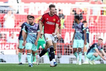 Bảng xếp hạng vòng 8 Ngoại hạng Anh ngày 8/10: Tottenham chiếm ngôi đầu; Man United, Chelsea lội ngược dòng