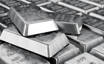 Giá kim loại quý bật tăng nhờ phát huy vai trò trú ẩn an toàn