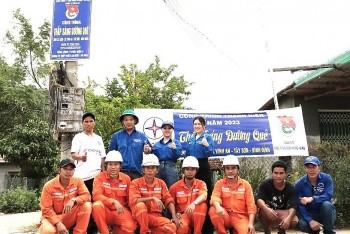 Tuổi trẻ Thủy điện An Khê - Ka Nak “Thắp sáng đường quê” làng Xà Tang