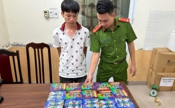 Thái Bình: Bắt giam đối tượng buôn bán 20 hộp pháo nổ