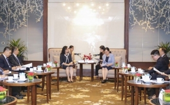 Thứ trưởng Bộ Công Thương Phan Thị Thắng tiếp Phó Thị trưởng thành phố Trùng Khánh (Trung Quốc)