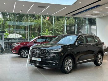 Phái đẹp mua ô tô nào được ưu đãi tới gần 300 triệu đồng?